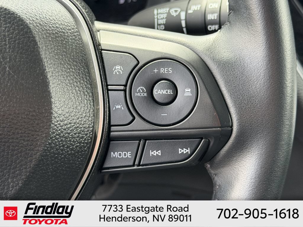 Certified 2025 Toyota Corolla Cross XLE FWD image 26