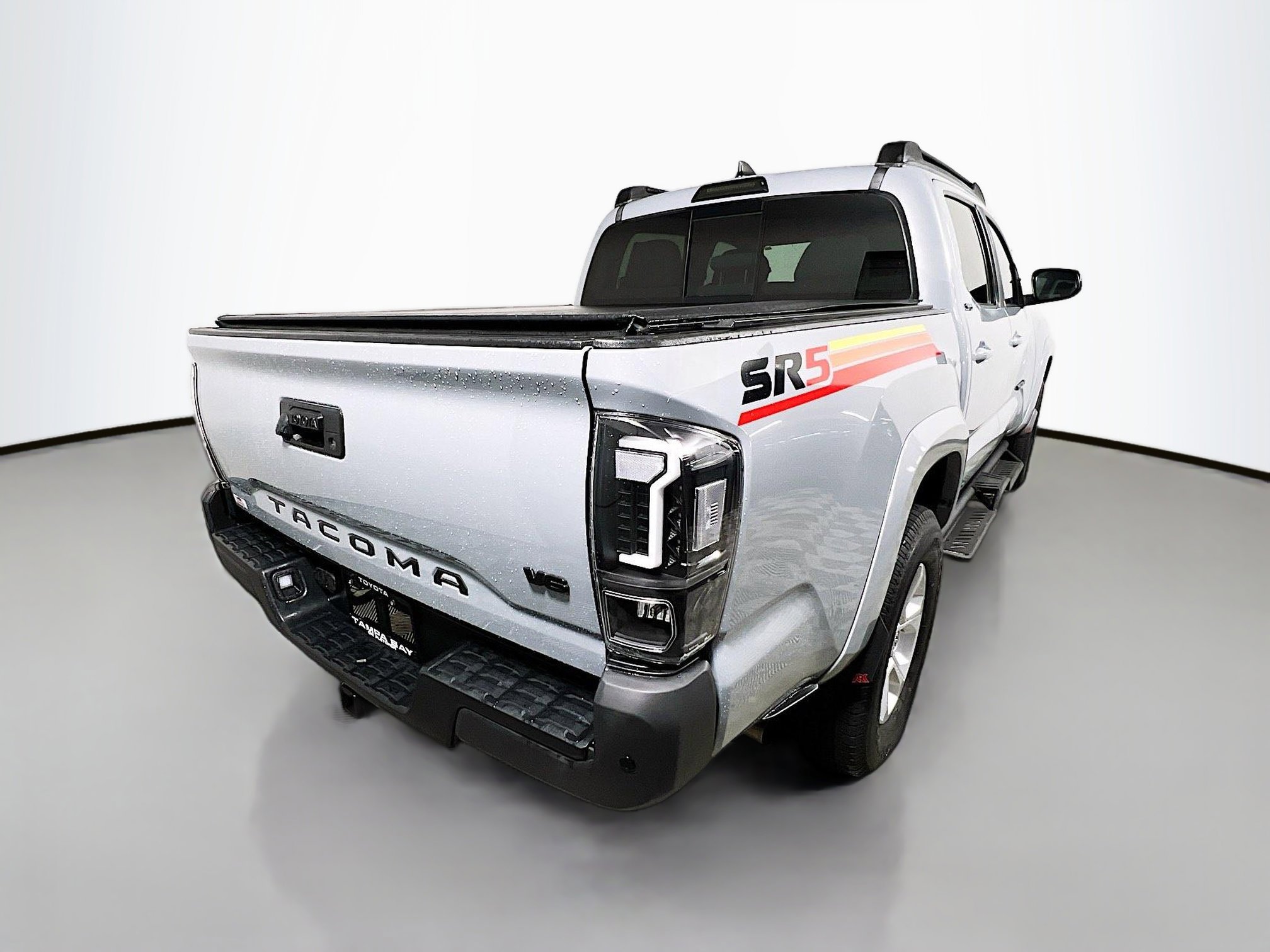 Used 2019 Toyota Tacoma SR5 RWD image 4