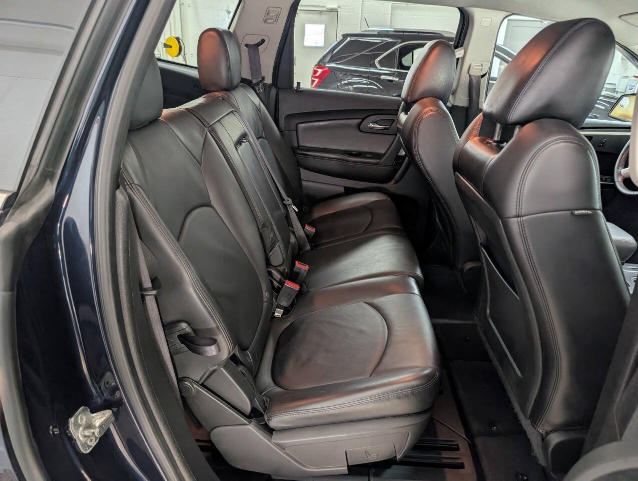 Used 2012 Chevrolet Traverse LT FWD image 18