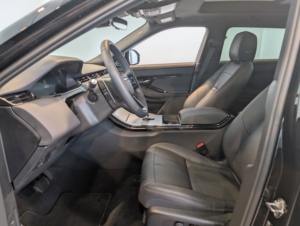 Used 2025 Land Rover Range Rover Evoque S image 13