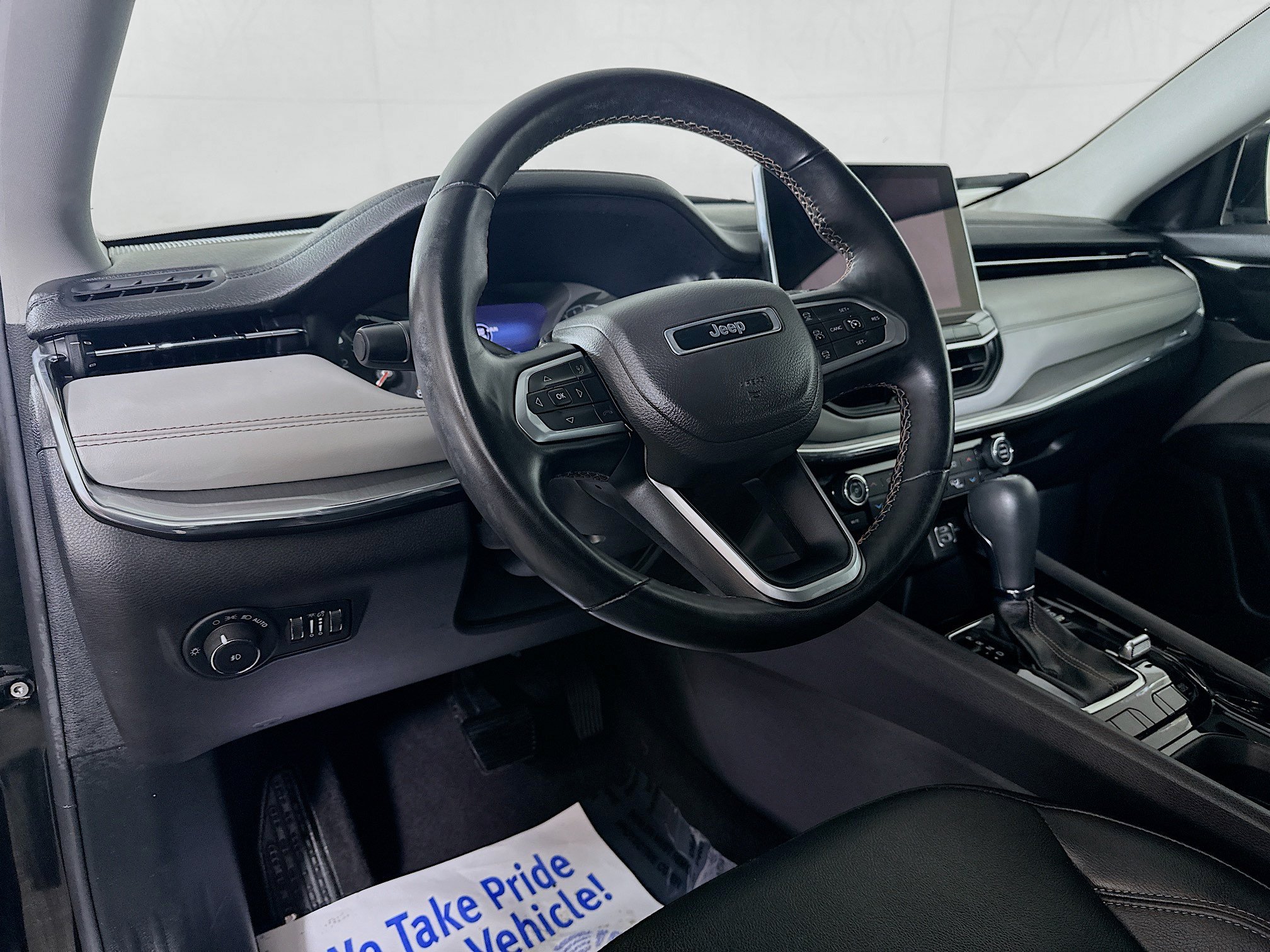 Used 2022 Jeep Compass Limited AWD/4WD image 9