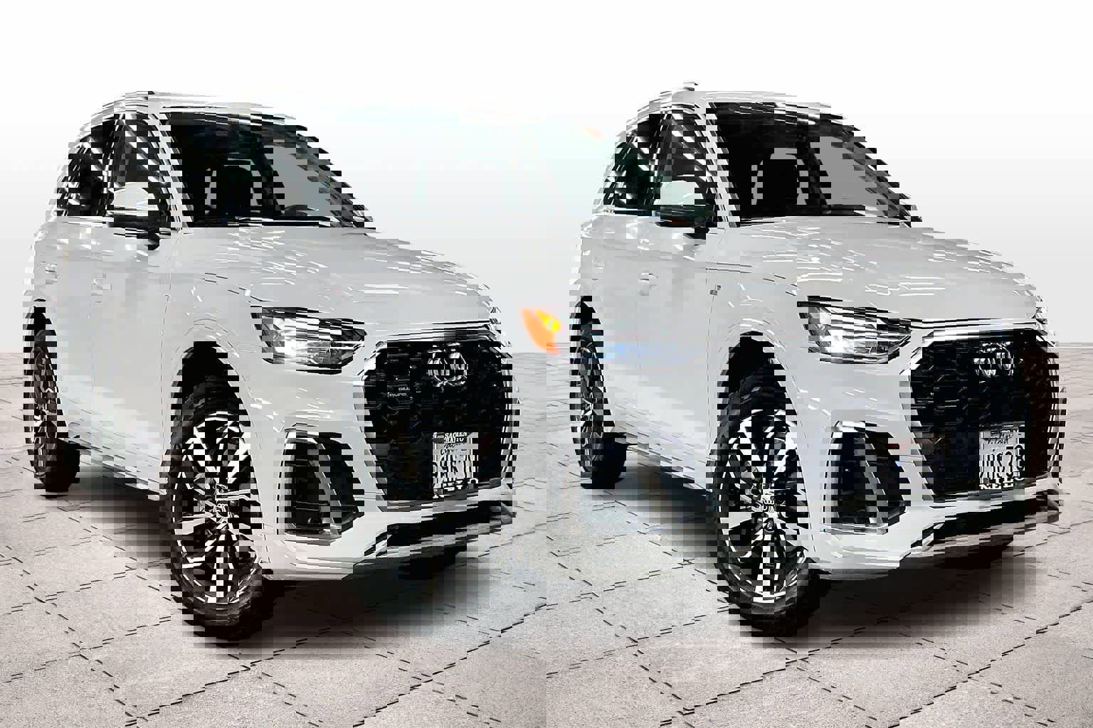 Used 2023 Audi Q5 2.0T Premium w/ Convenience Package image 2