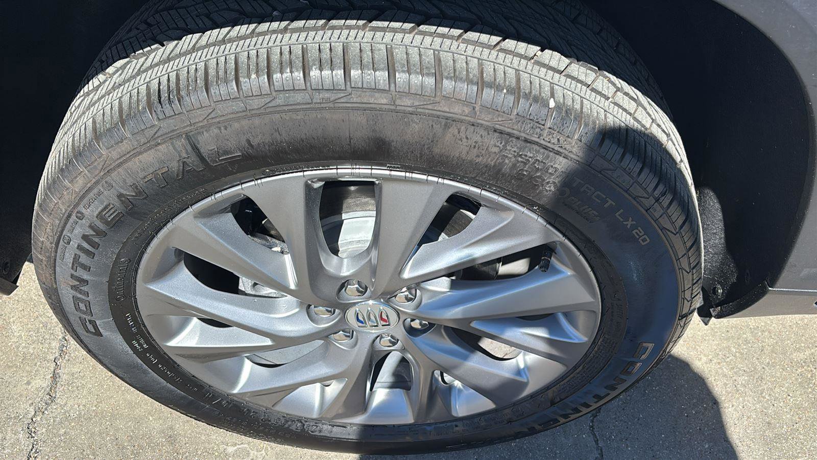 Certified 2025 Buick Enclave Preferred FWD image 10