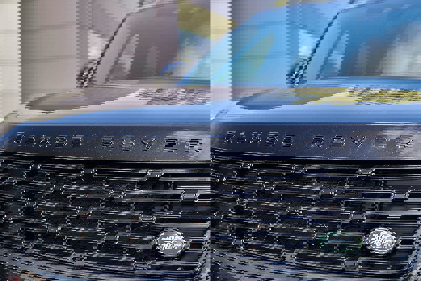 Used 2025 Land Rover Range Rover Velar Dynamic SE image 11