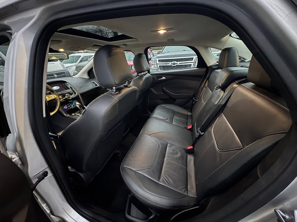 Used 2017 Ford Focus Titanium w/ Titanium Technology Package image 10
