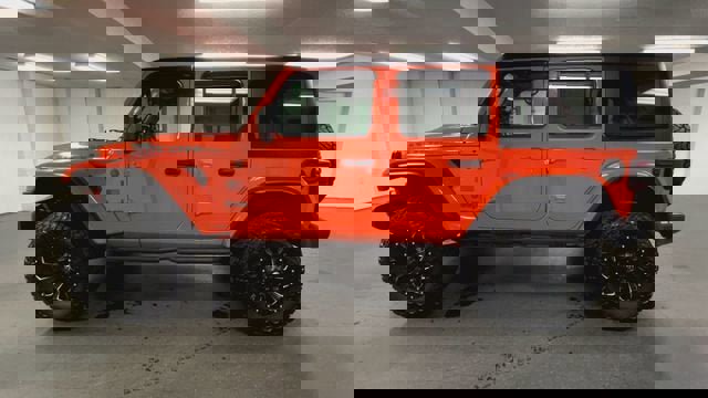 Used 2023 Jeep Wrangler Unlimited Rubicon w/ LED Lighting Group image 5