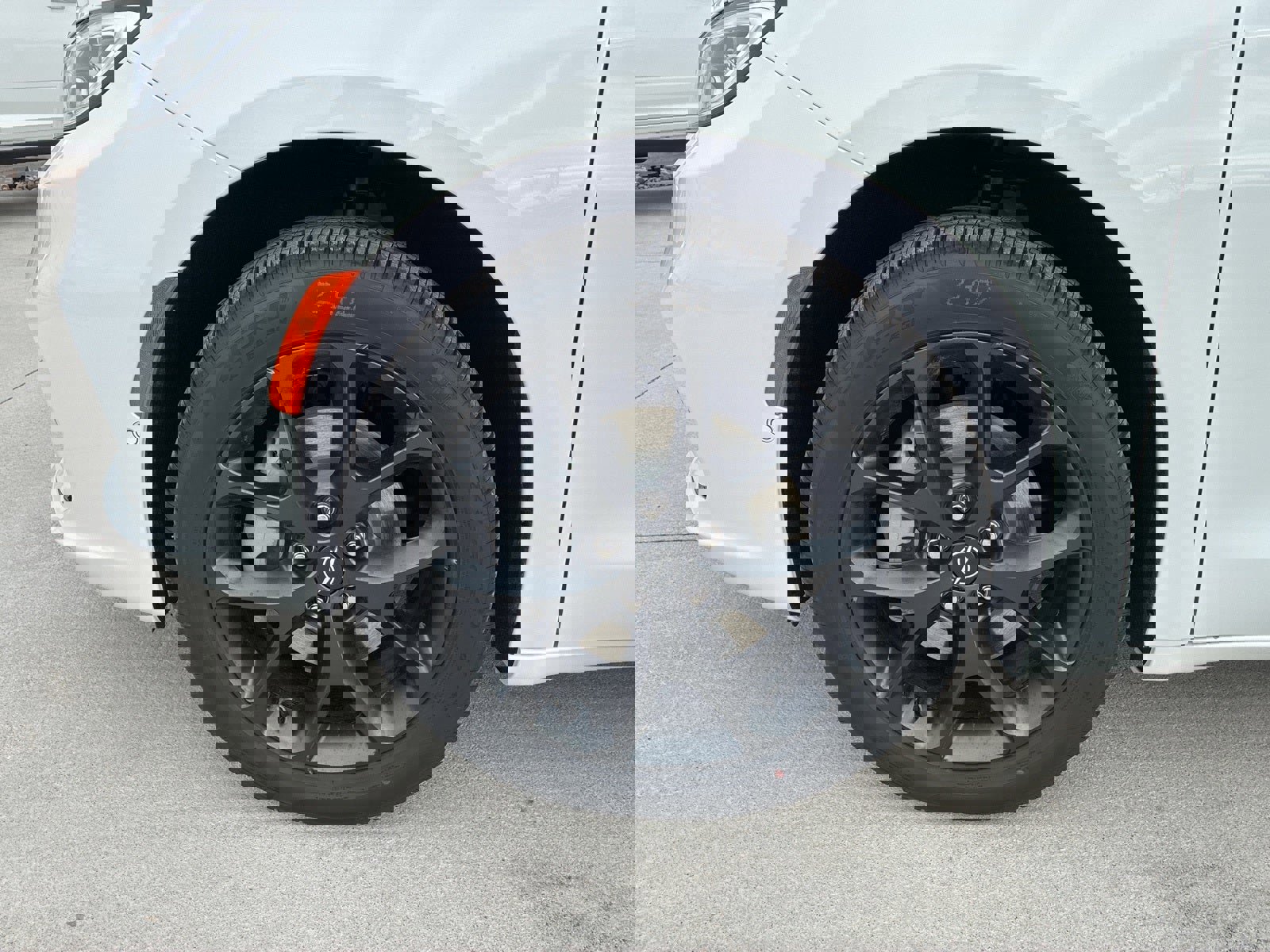 New 2026 Chrysler Pacifica Limited w/ Uconnect Theater Family Group image 12