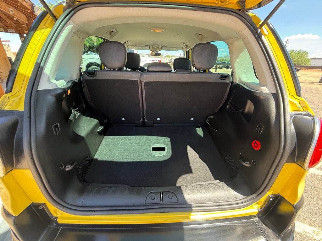 Used 2017 FIAT 500L Trekking w/ Urbana Appearance Package FWD image 17