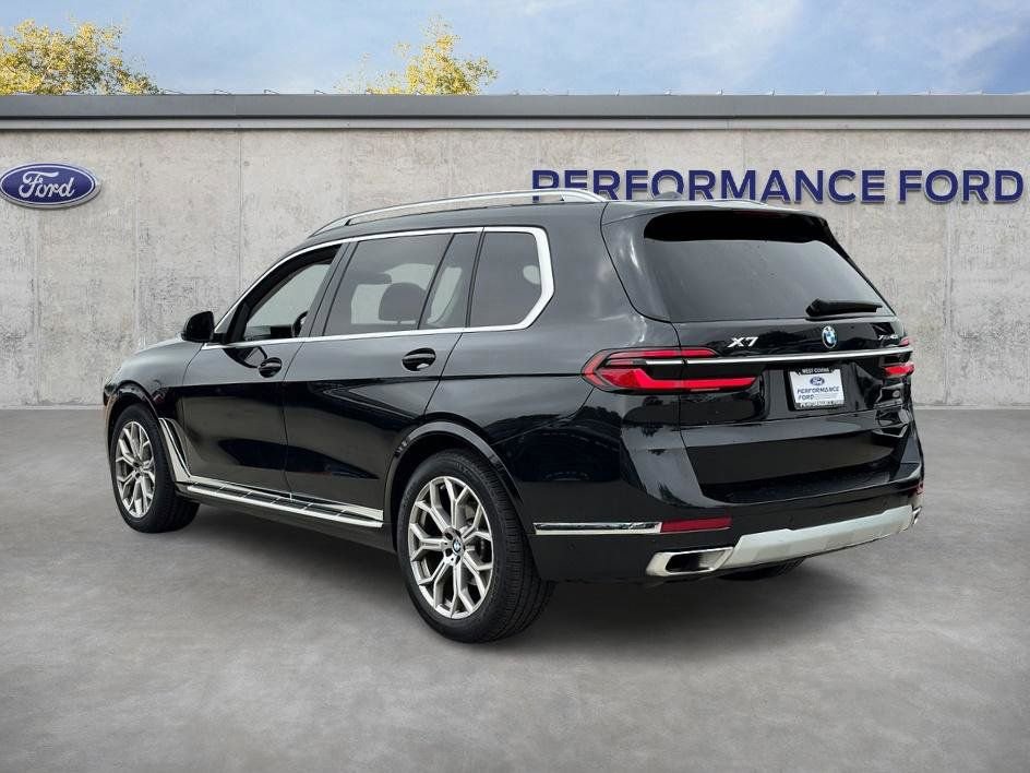 Used 2025 BMW X7 xDrive40i AWD/4WD image 10