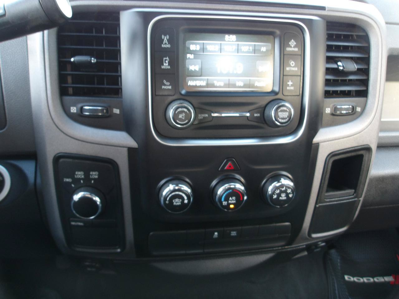 Used 2014 RAM 1500 ST w/ SXT Appearance Group AWD/4WD image 18