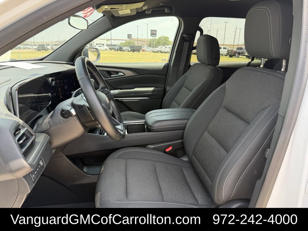 Used 2025 Chevrolet Traverse LT AWD/4WD image 28
