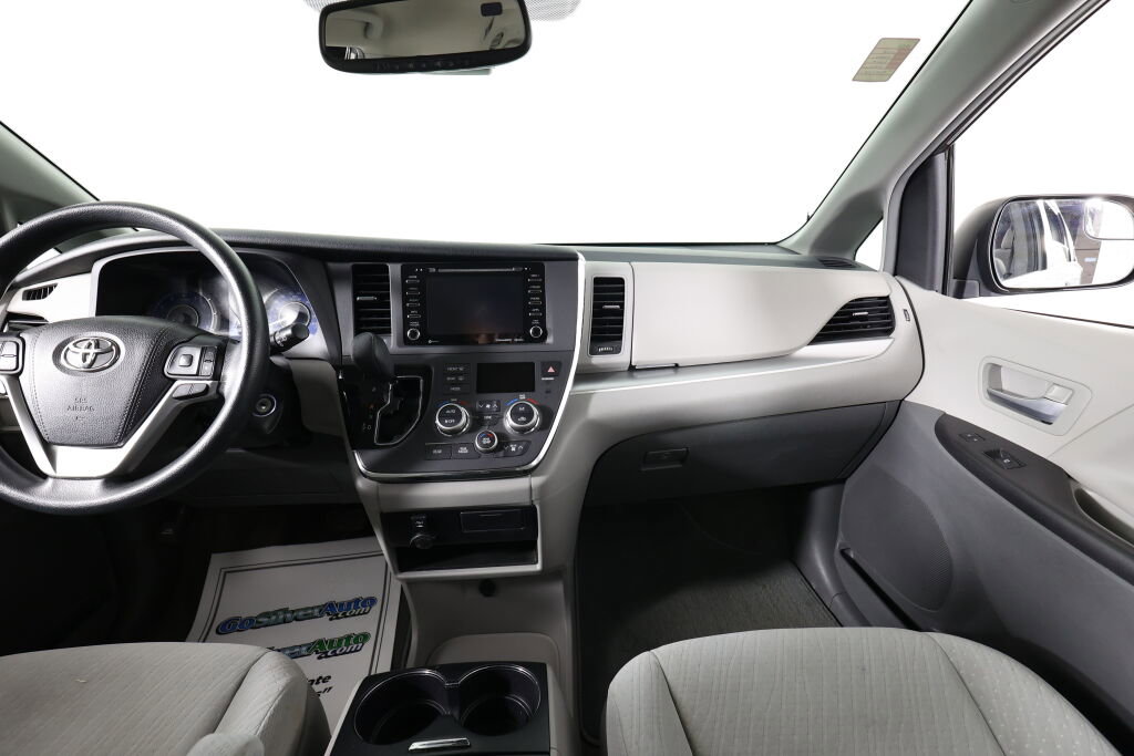 Used 2018 Toyota Sienna LE FWD image 27