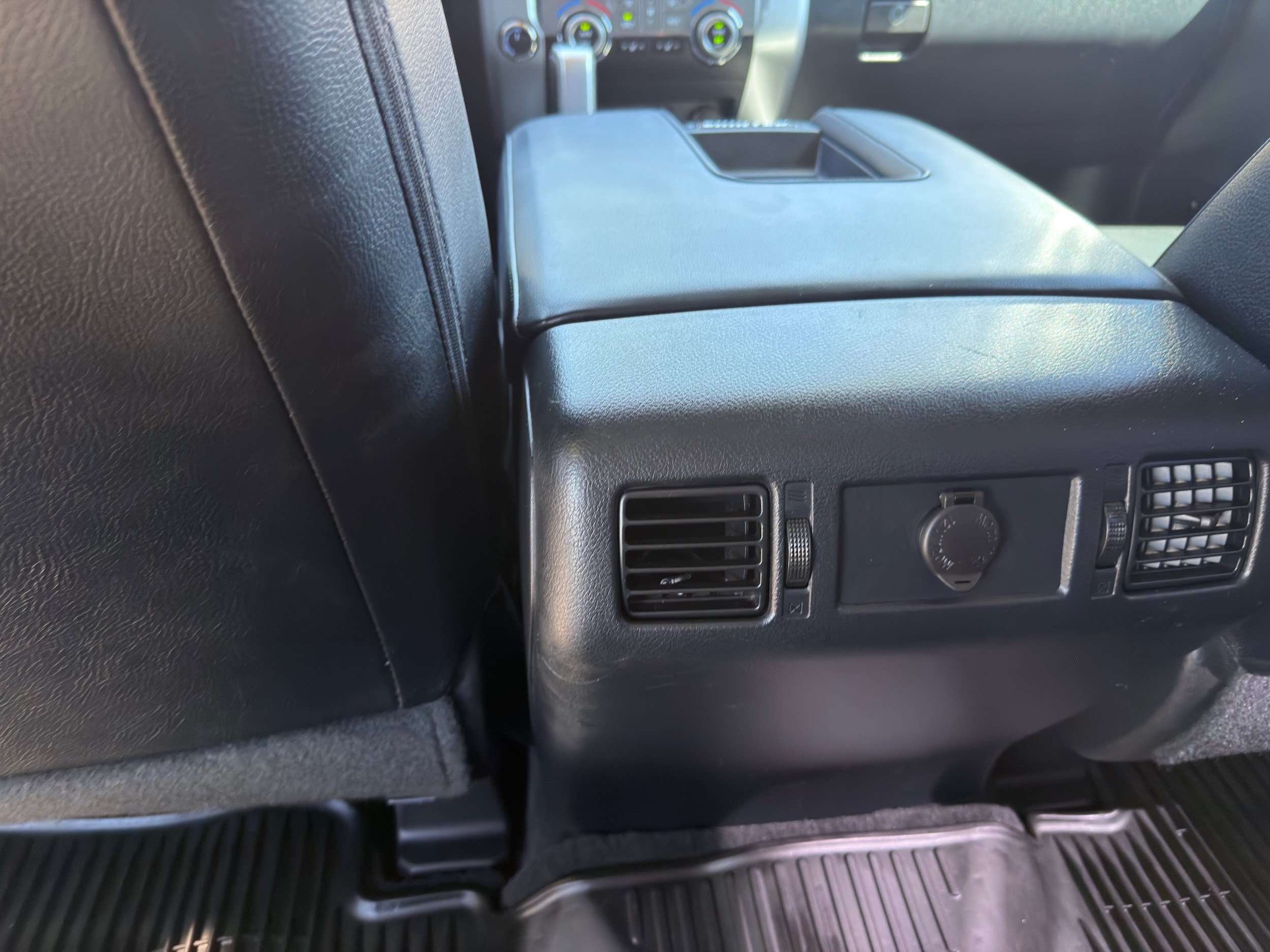 Used 2018 Toyota Tundra Limited w/ Limited Premium Package AWD/4WD image 20
