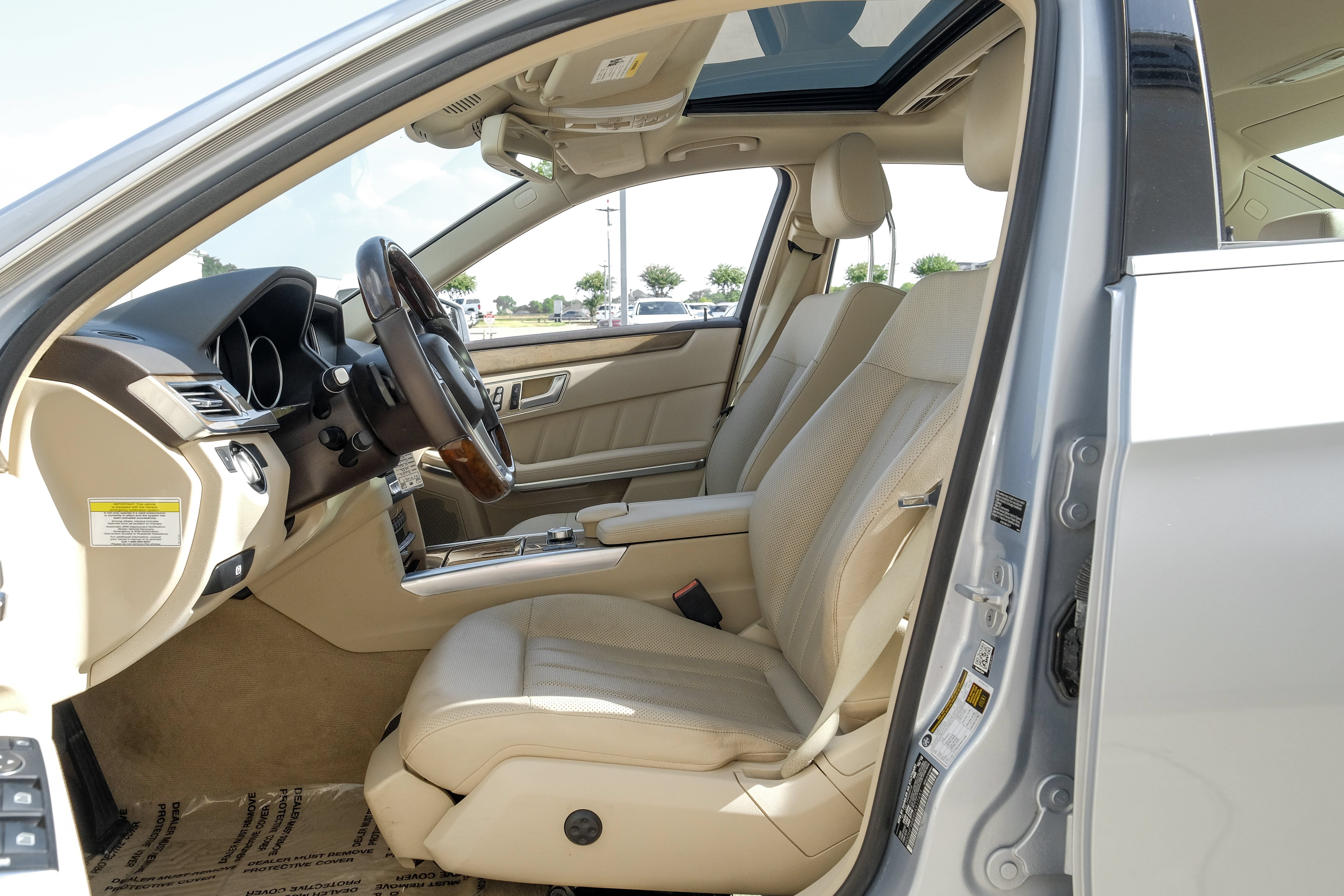 Used 2014 Mercedes-Benz E 550 4MATIC Sedan w/ Premium 1 Package image 3