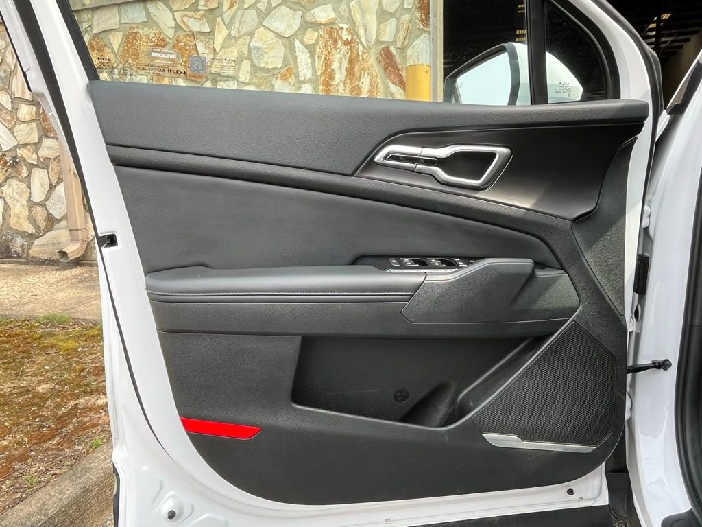 Used 2023 Kia Sportage EX image 18