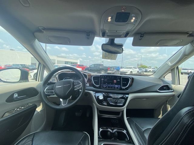 Used 2023 Chrysler Pacifica Limited FWD image 5