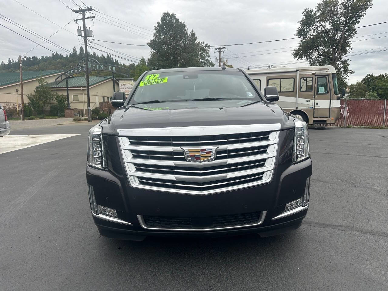 Used 2017 Cadillac Escalade ESV Platinum image 3