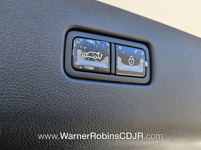 Used 2025 Genesis GV70 2.5T w/ Sport Prestige Package image 14