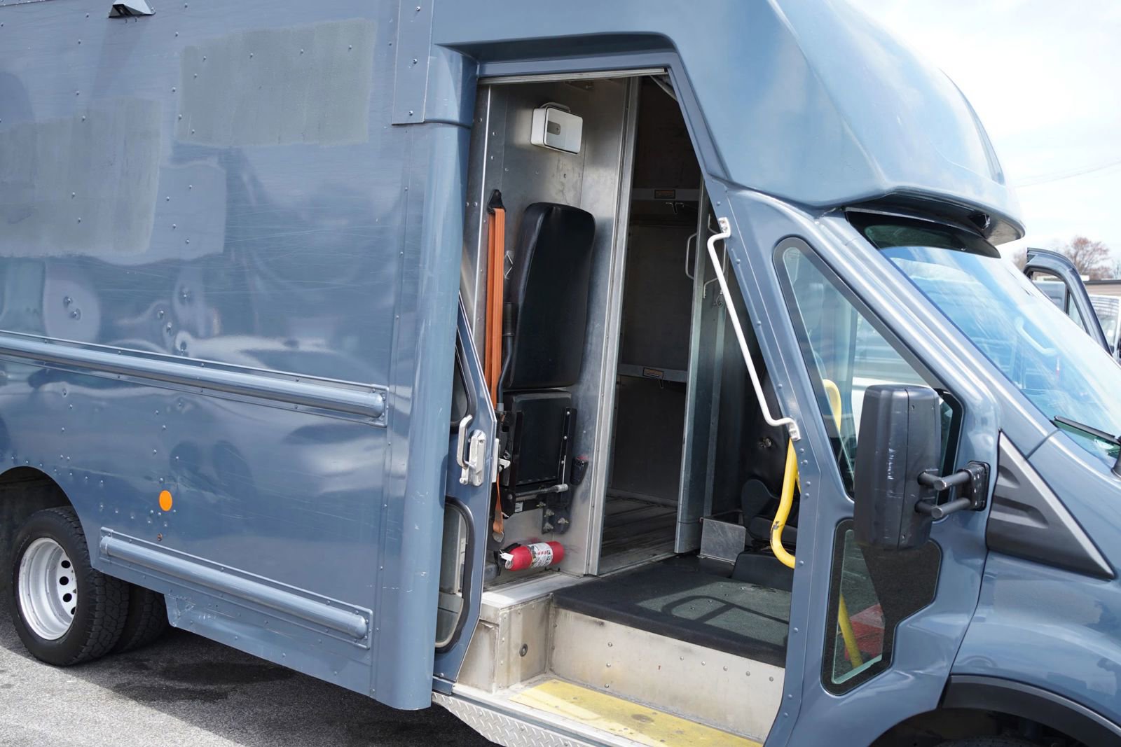 Used 2021 Ford Transit 350 DRW image 19