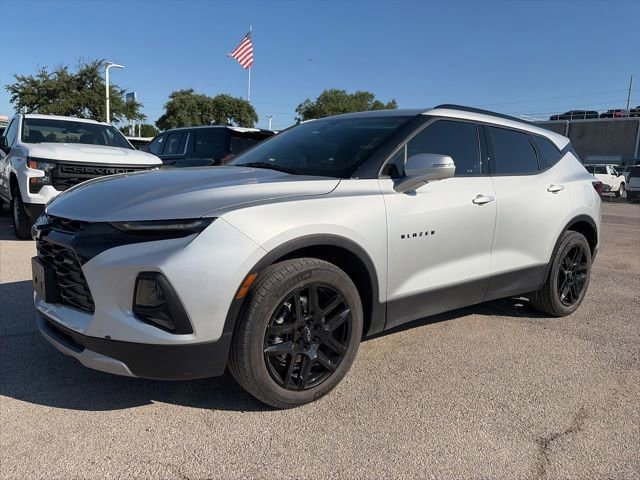 Used 2021 Chevrolet Blazer LT w/ Sound & Technology Package FWD image 2