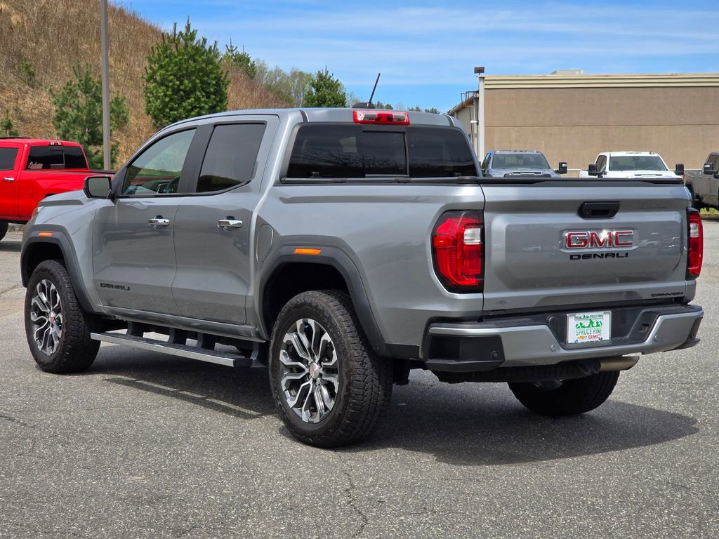 Used 2024 GMC Canyon Denali image 16