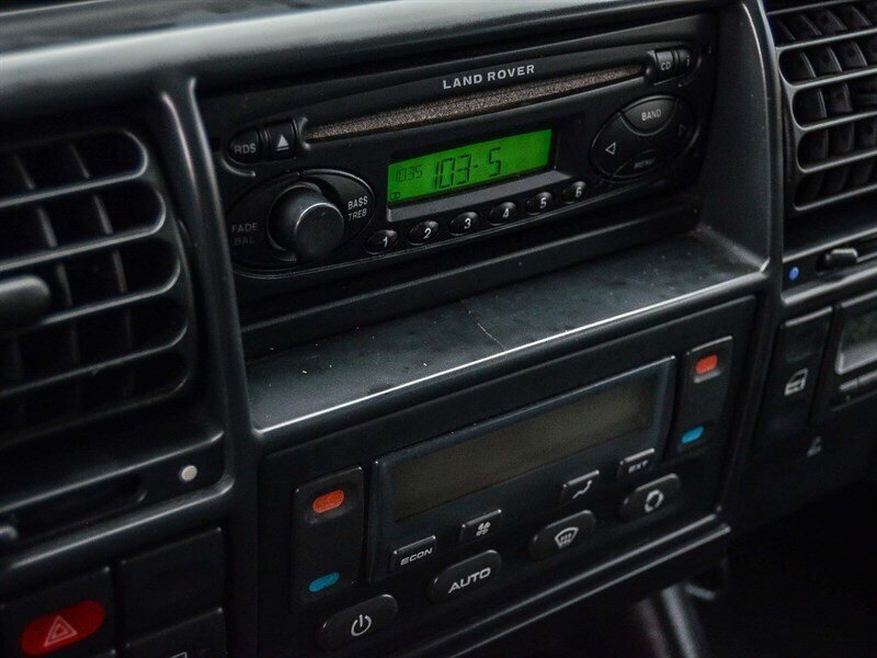 Used 2004 Land Rover Discovery S AWD/4WD image 30