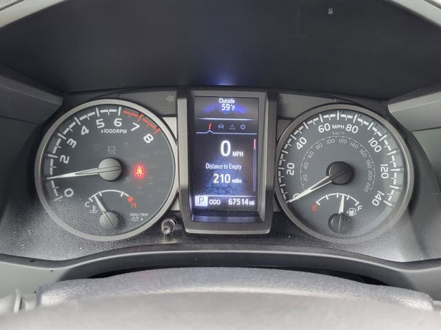 Used 2022 Toyota Tacoma TRD Off-Road AWD/4WD image 14