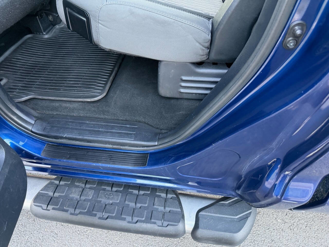 Used 2015 Toyota Tundra SR image 25