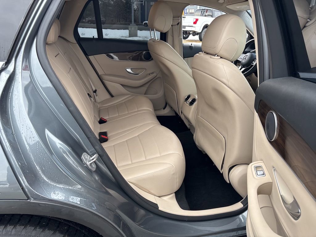 Used 2021 Mercedes-Benz GLC 300 image 27