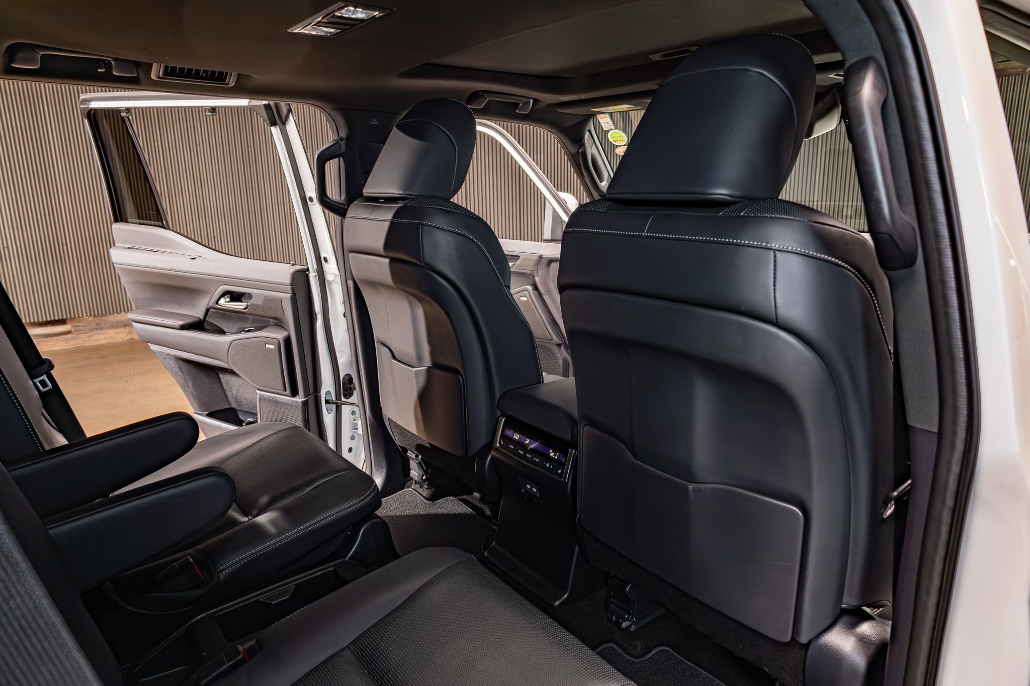 Used 2024 Lexus GX 550 w/ Cold Area Package image 24