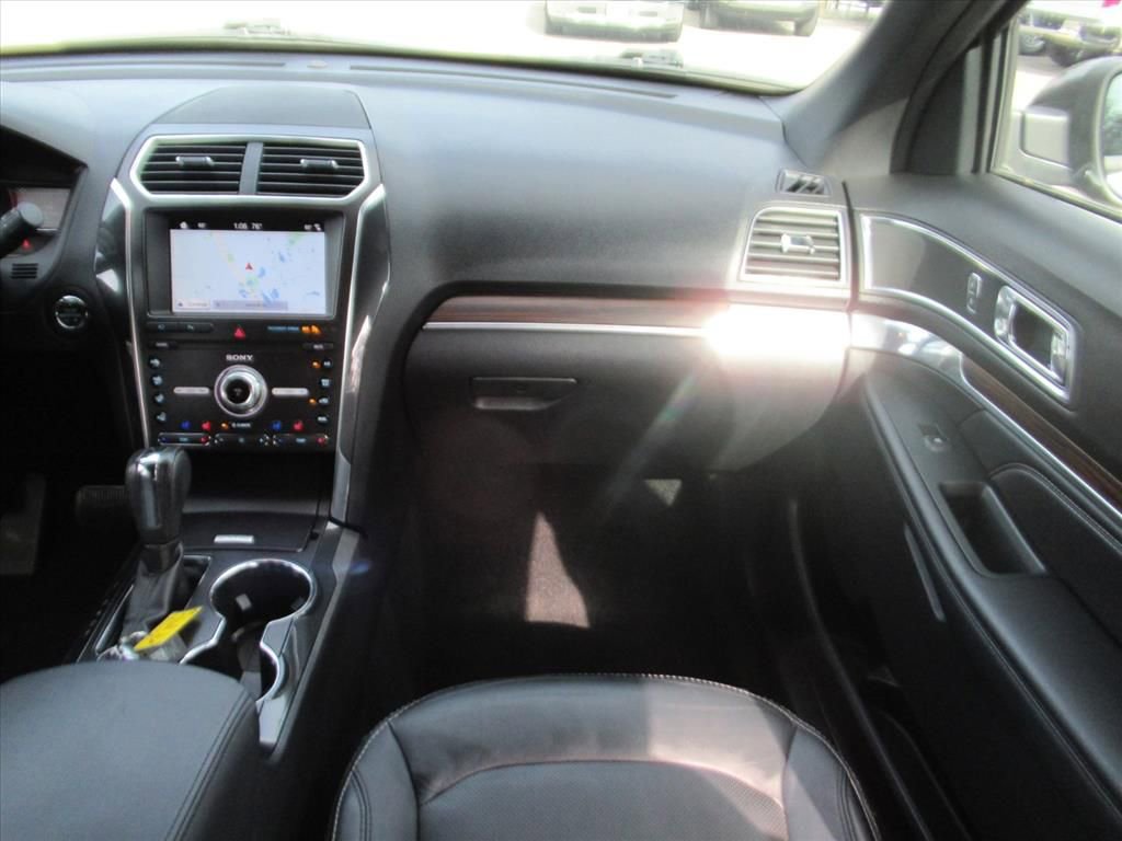 Used 2019 Ford Explorer Limited w/ Class III Trailer Tow Package image 14