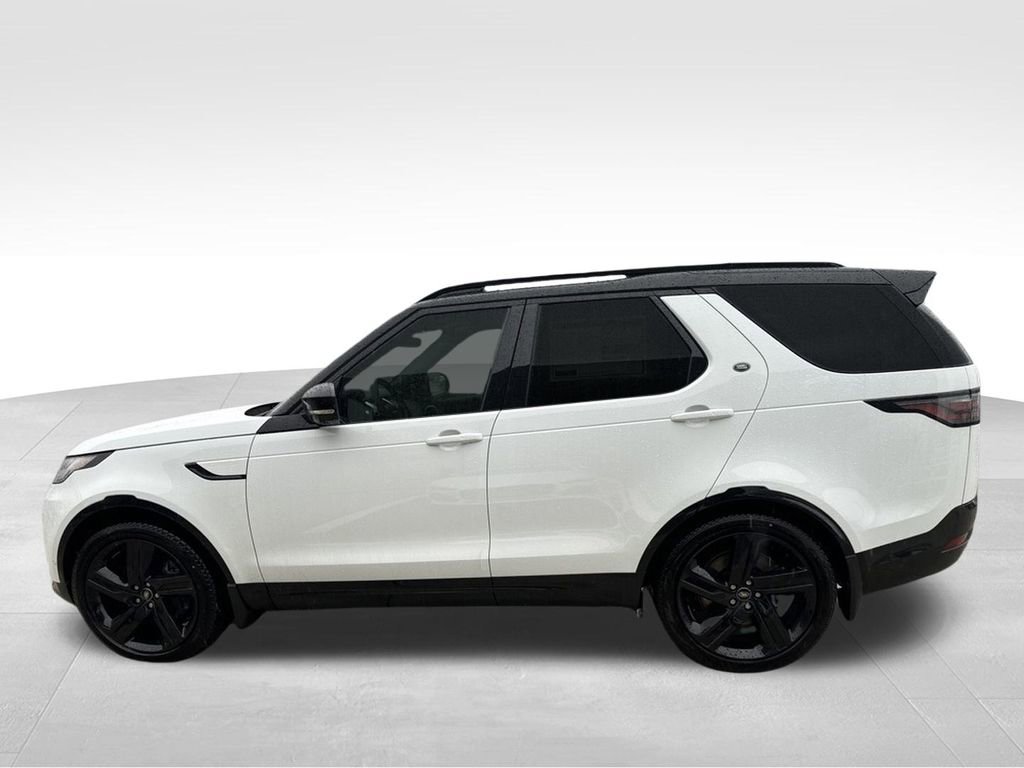 New 2024 Land Rover Discovery Dynamic SE image 2
