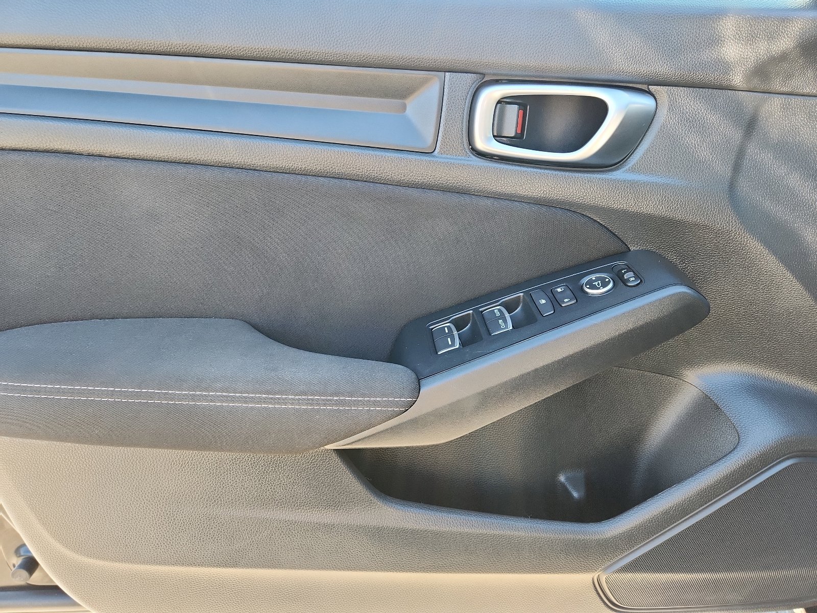 Used 2023 Honda Civic Sport image 12