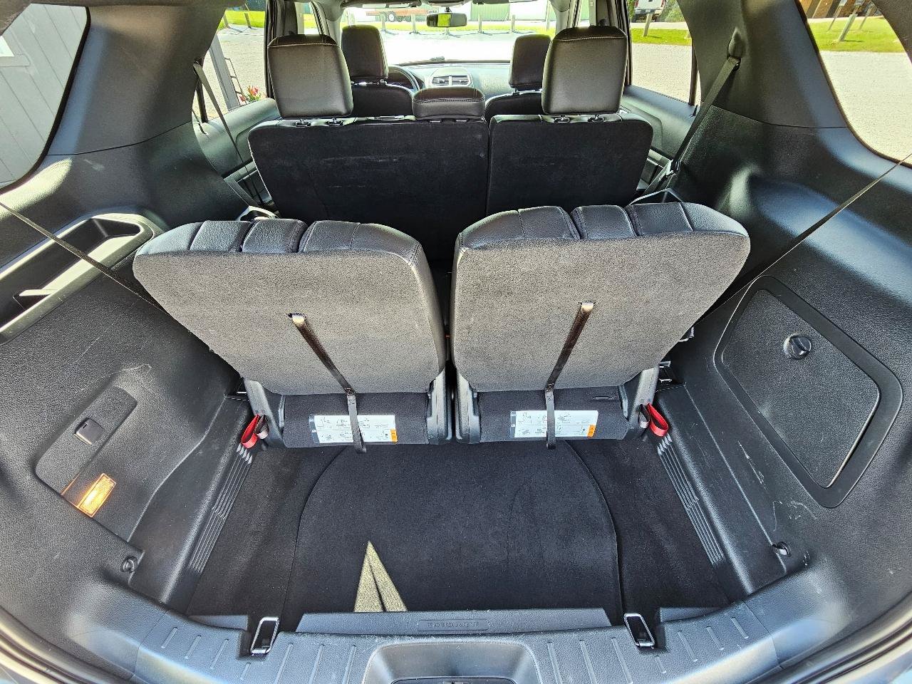 Used 2018 Ford Explorer XLT w/ Equipment Group 202A AWD/4WD image 26