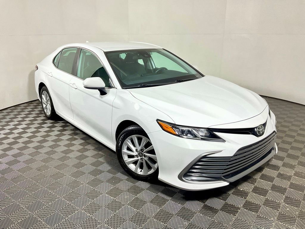 Used 2023 Toyota Camry LE AWD/4WD image 4