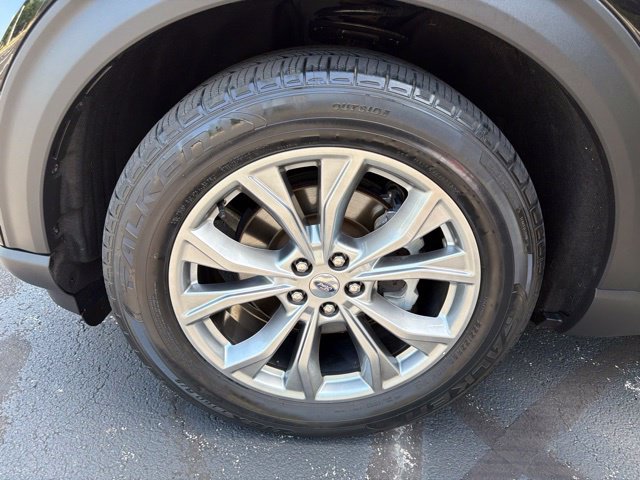 Used 2020 Ford Explorer XLT w/ Equipment Group 202A AWD/4WD image 34