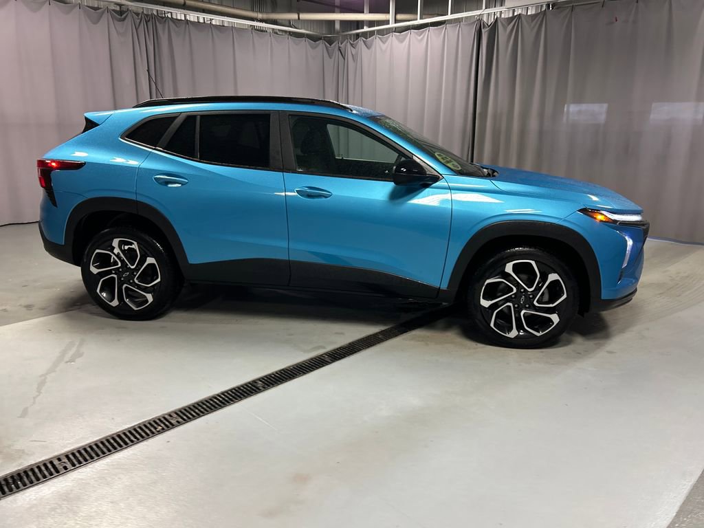 Used 2025 Chevrolet Trax RS w/ Driver Confidence Package image 8