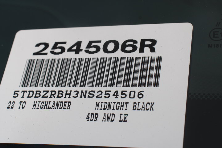 Used 2022 Toyota Highlander LE AWD/4WD image 28