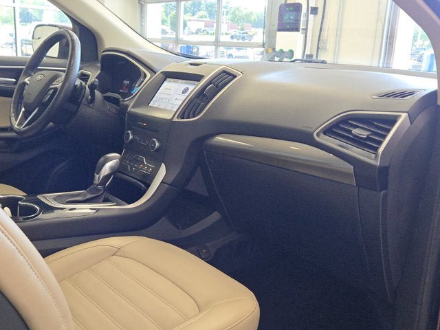 Used 2018 Ford Edge SEL w/ Equipment Group 201A AWD/4WD image 4