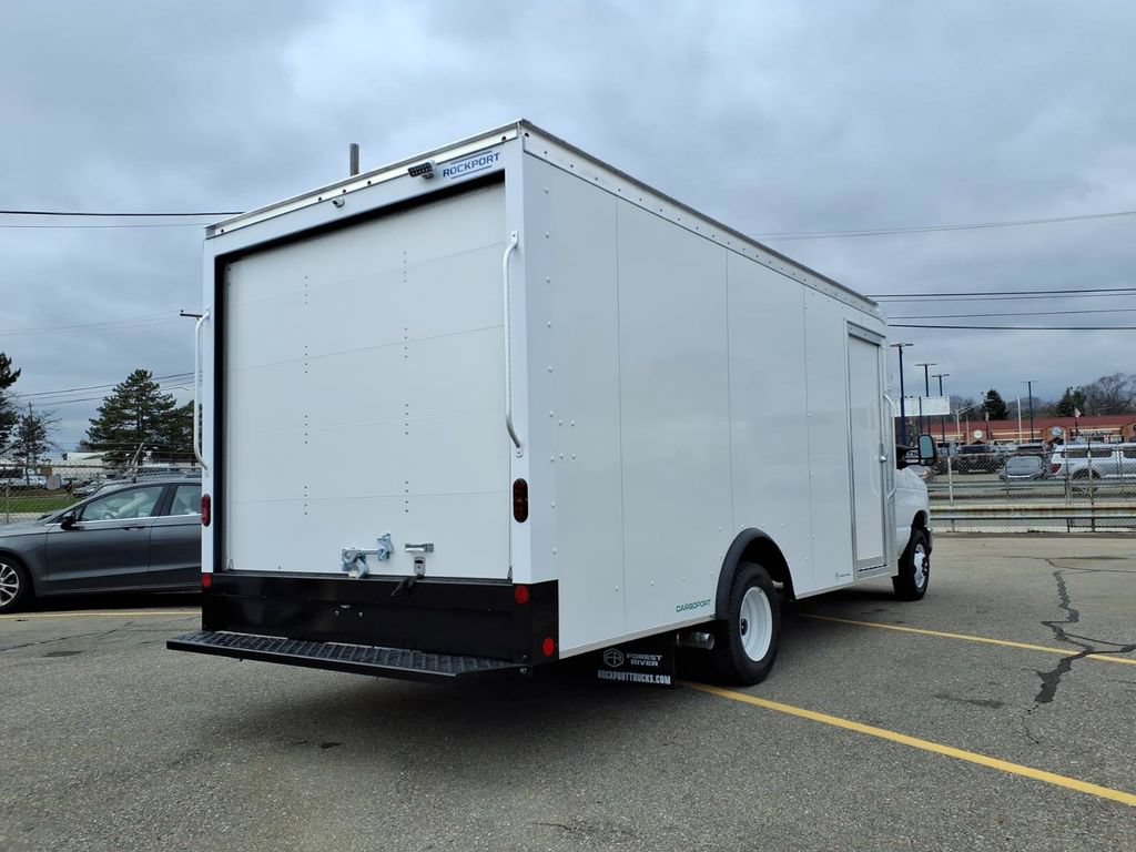 New 2027 Ford E-450 and Econoline 450 Super Duty w/ Power Equipment Group RWD image 5
