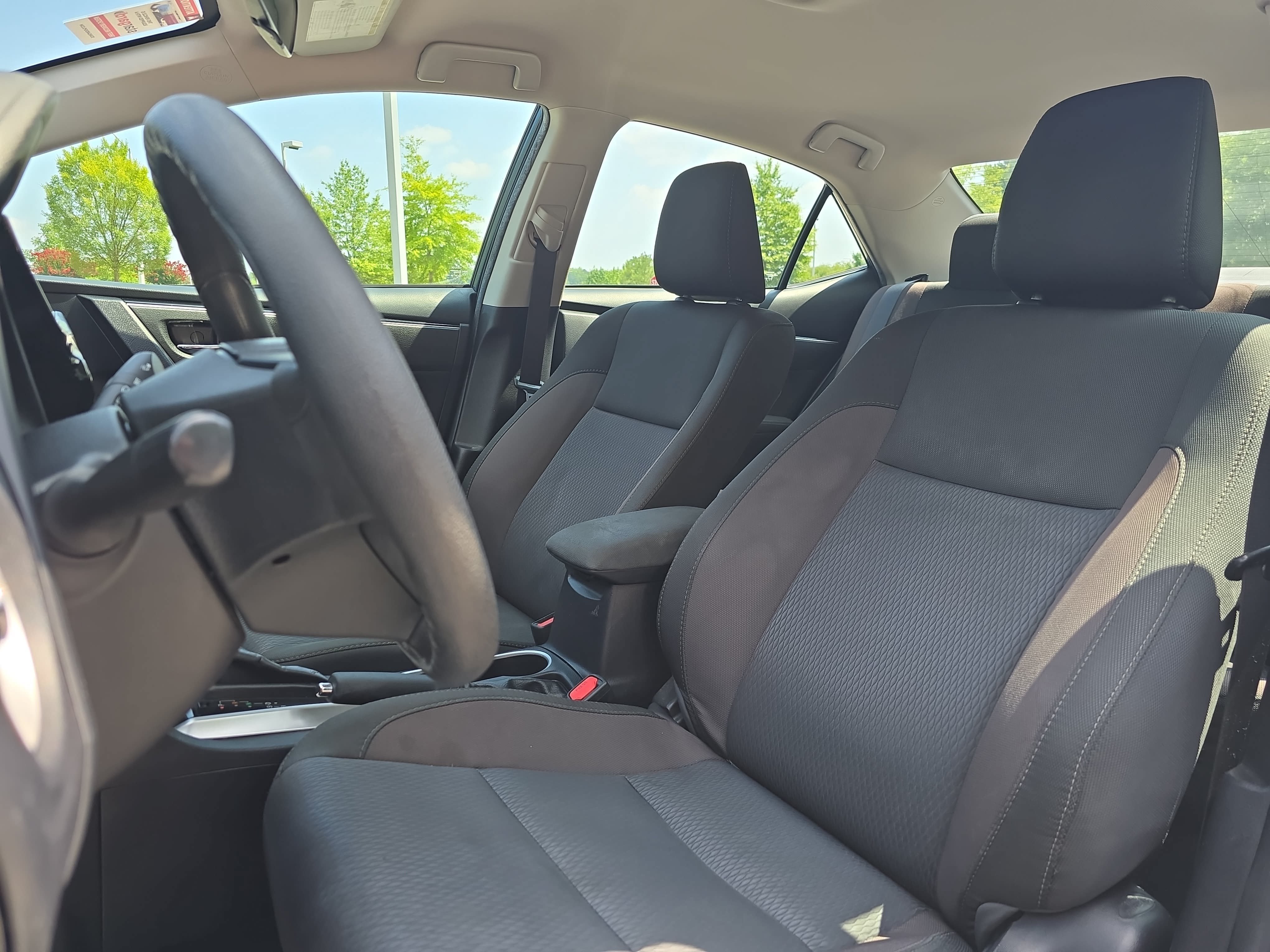 Used 2019 Toyota Corolla LE FWD image 15