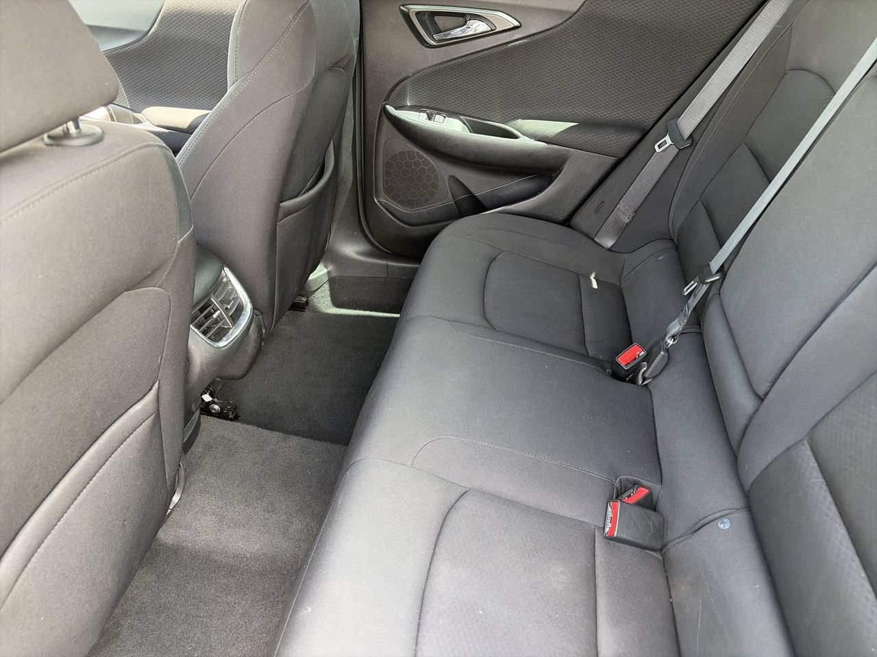 Used 2021 Chevrolet Malibu LT FWD image 16
