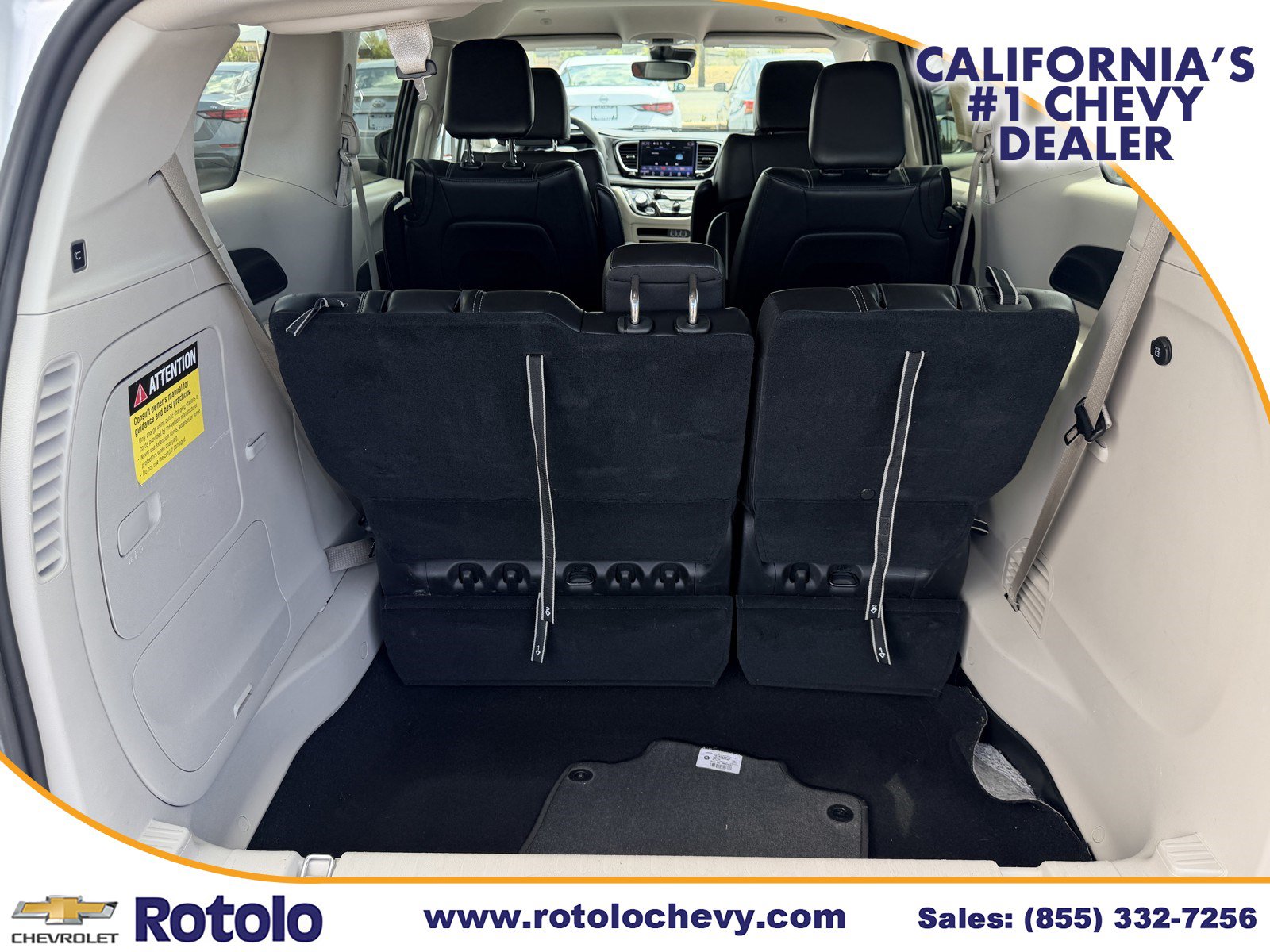 Used 2023 Chrysler Pacifica Touring-L FWD image 12