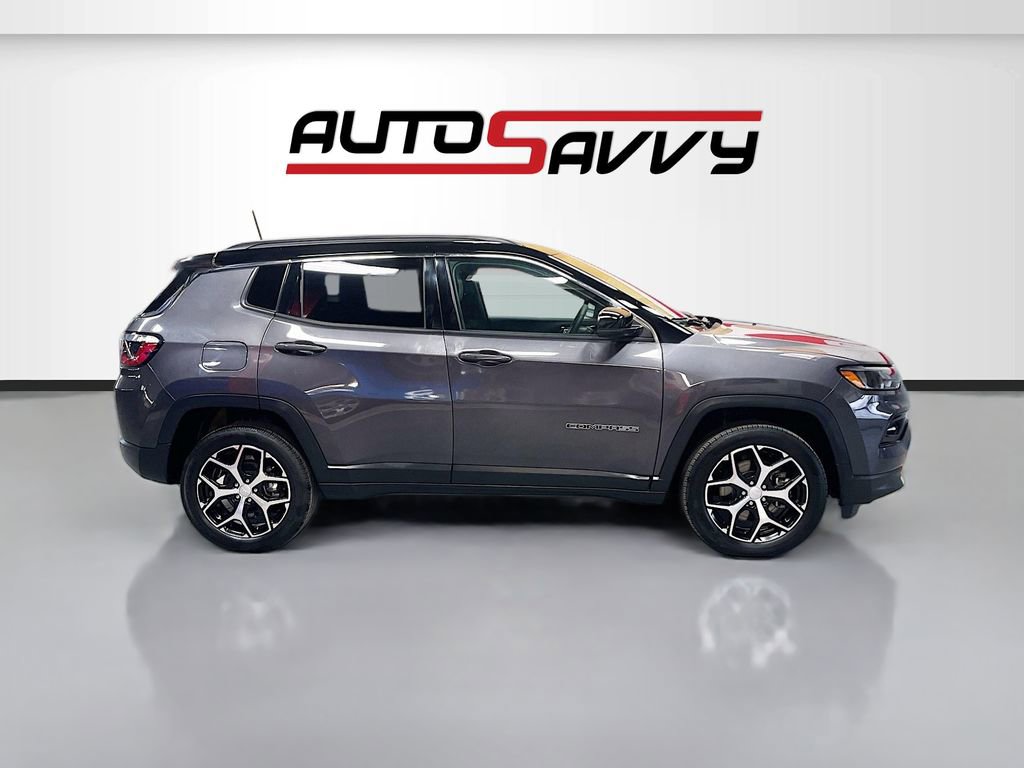 Used 2024 Jeep Compass Limited image 8