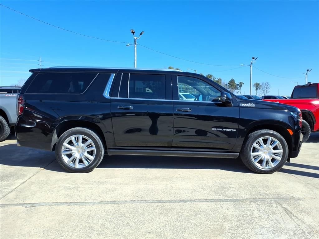 Used 2024 Chevrolet Suburban High Country image 8
