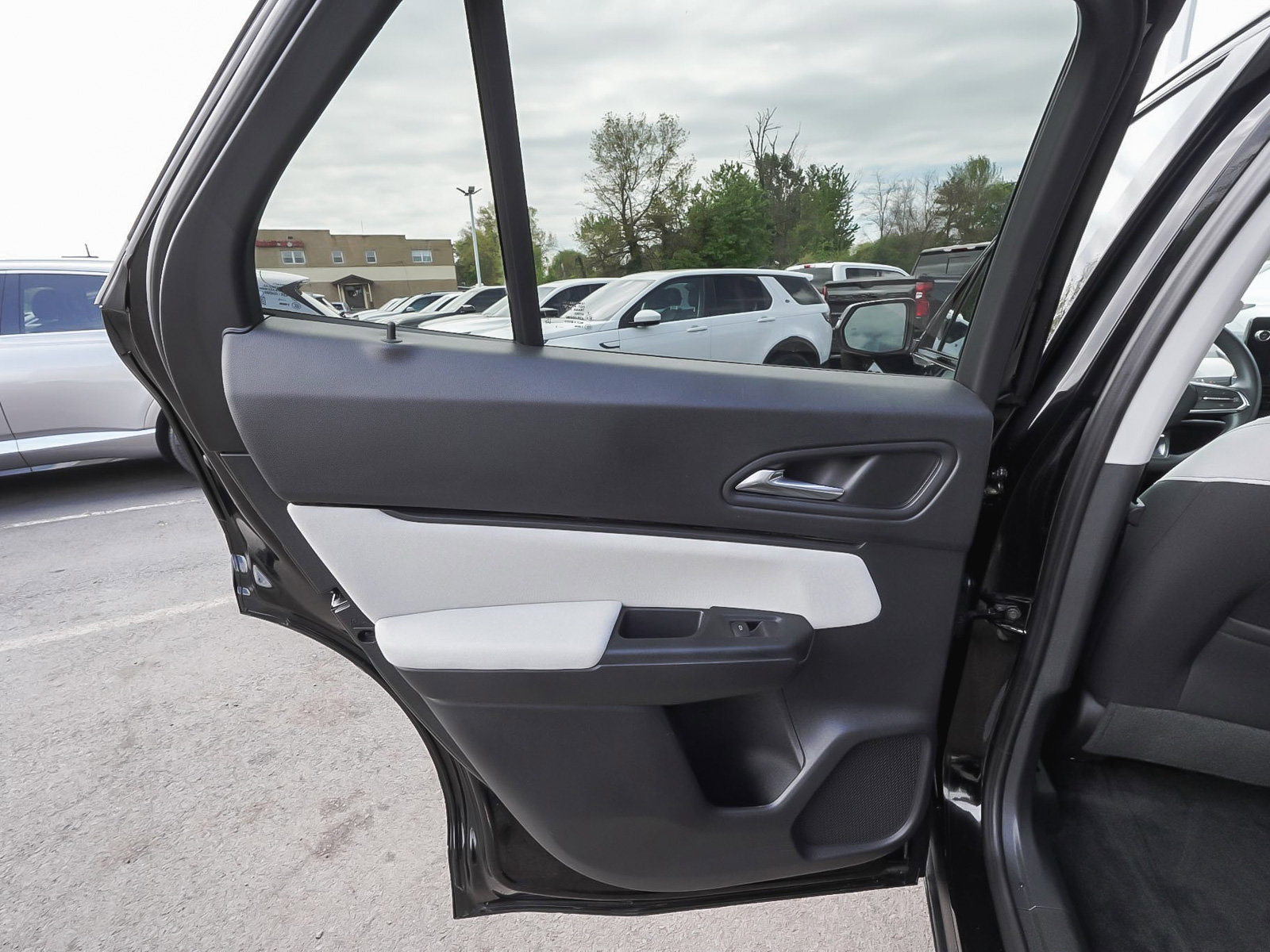 Used 2025 Honda Prologue EX image 11