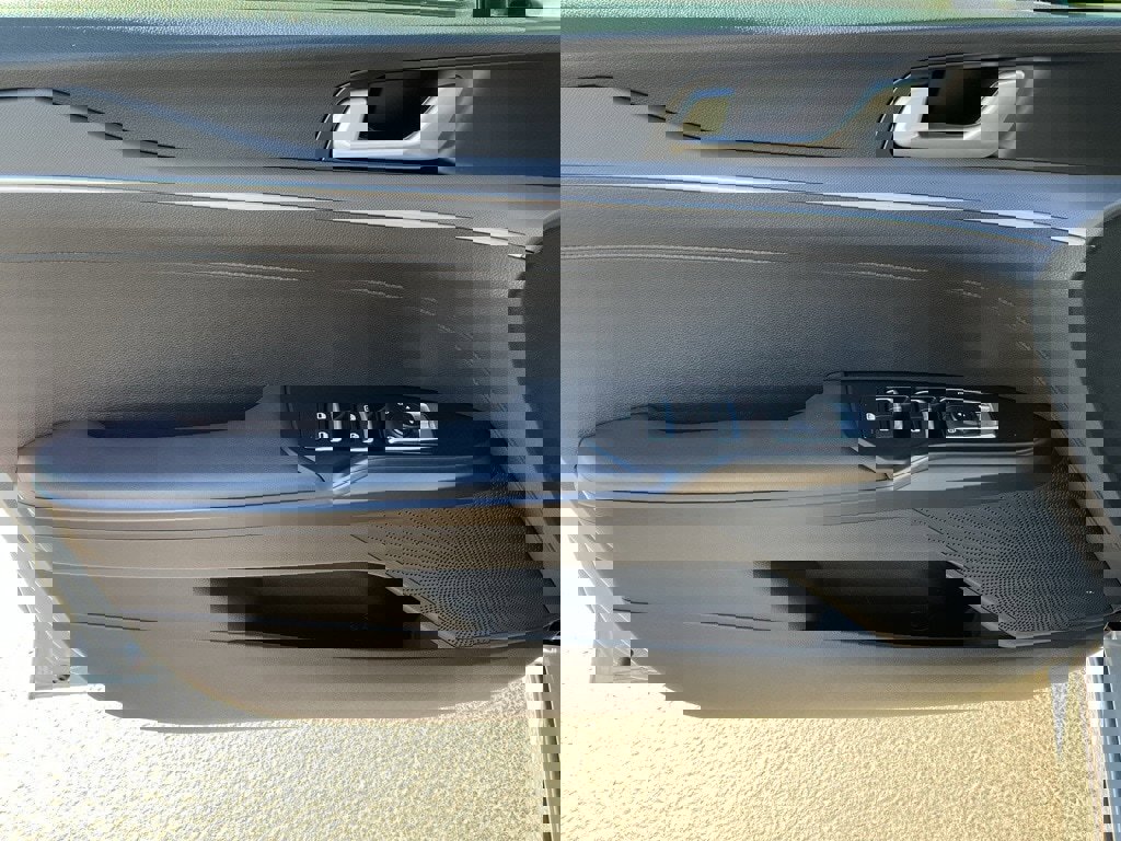 Used 2021 Kia K5 GT-Line w/ GT-Line FWD Premium Package image 3