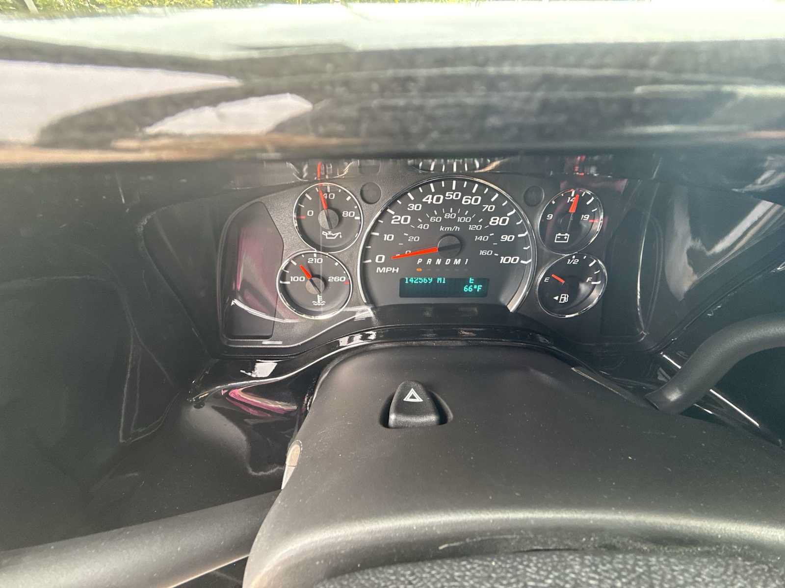 Used 2015 Chevrolet Express 2500 RWD image 12