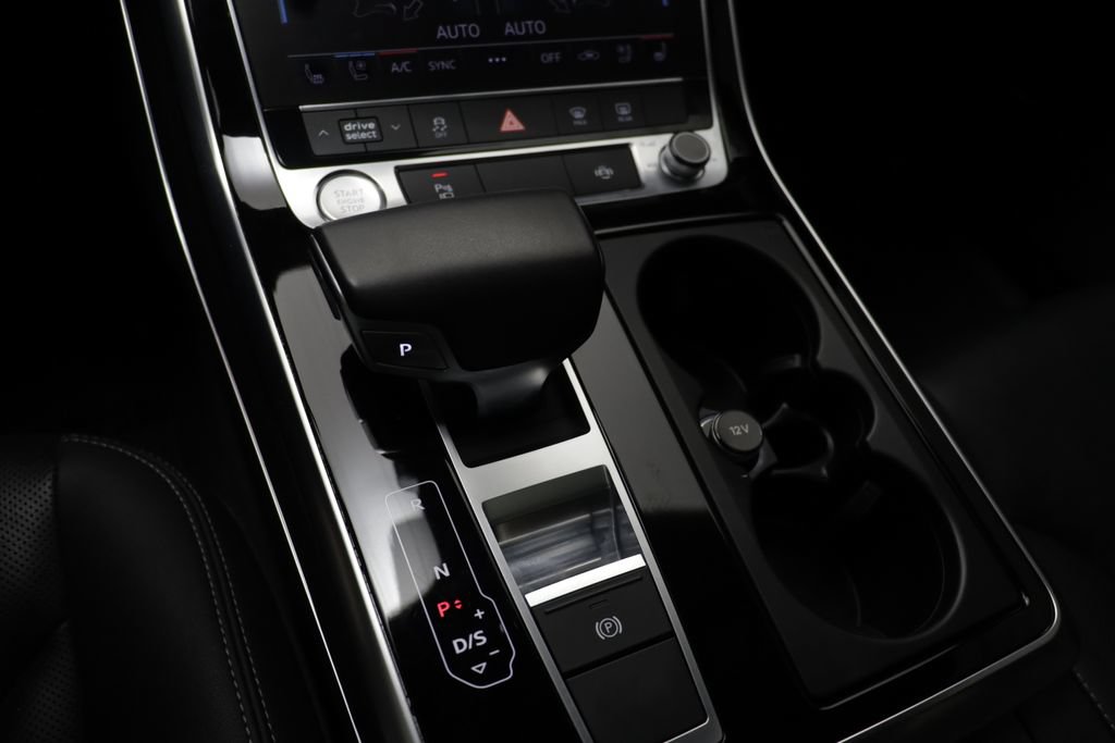 Used 2019 Audi Q8 Premium Plus w/ Premium Plus AWD/4WD image 12