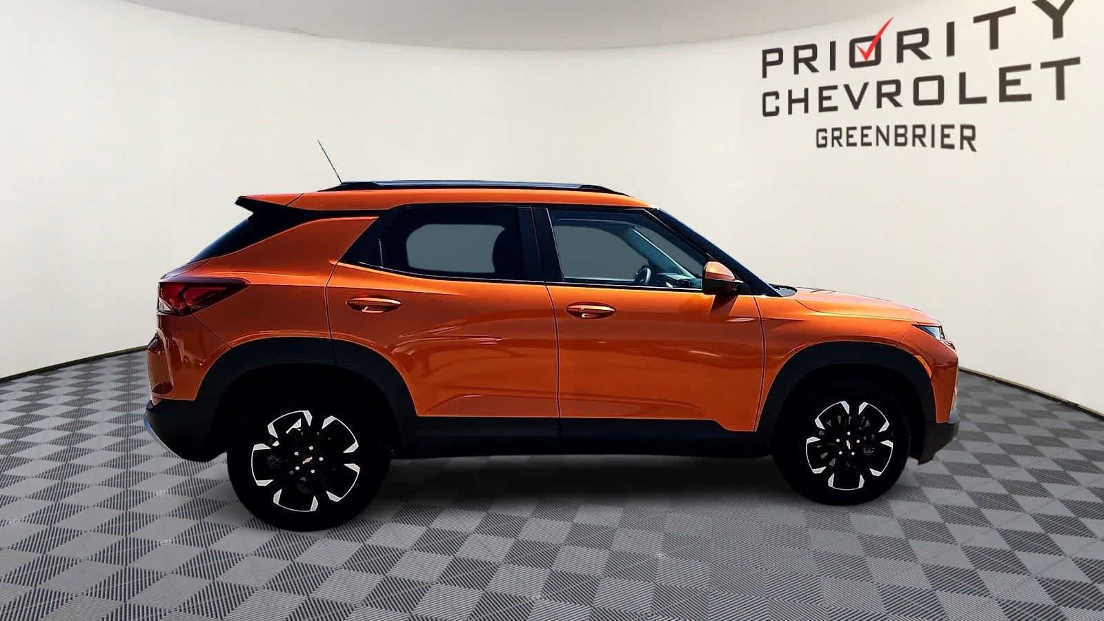 Certified 2022 Chevrolet TrailBlazer LT w/ LPO, Blackout Package FWD image 9